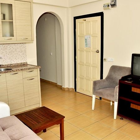 אלאניה Magi Apart Hotel מראה חיצוני תמונה