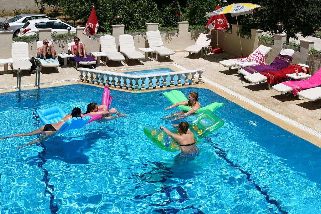אלאניה Magi Apart Hotel מראה חיצוני תמונה
